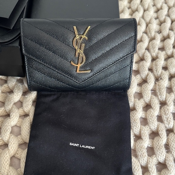 Saint Laurent Black Chevron Quilted Leather Camera Bag and Small Envelope Wallet - Picture 8 of 15